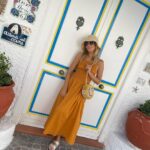 Jennifer Finnigan Instagram - Mellow, cheerful #Ischia 💙🌞 Sant'Angelo - Ischia Isolaverde