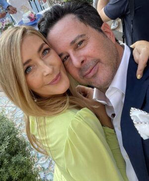 Jennifer Finnigan Instagram - He is patient (sometimes), he is funny (usually), he is kind (always). How lucky am I to be ringing in 15 years married today with this man?! @jonnysilverman , thank you for making this lifetime an incredible adventure, for being the best dad to EJ, for putting up with my crazy, and for your unconditional, beautiful love.
@jonnysilverman ❤️❤️❤️ #happyanniversary