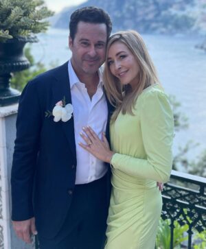 Jennifer Finnigan Instagram - He is patient (sometimes), he is funny (usually), he is kind (always). How lucky am I to be ringing in 15 years married today with this man?! @jonnysilverman , thank you for making this lifetime an incredible adventure, for being the best dad to EJ, for putting up with my crazy, and for your unconditional, beautiful love.
@jonnysilverman ❤️❤️❤️ #happyanniversary