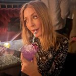 Jennifer Finnigan Instagram - Do I enjoy a good gin and tonic? Yes. Should I have stopped at just one? Also yes. Did I? Nope. 🤷🏼‍♀️🤦🏼‍♀️🤪 Coffee Oysters Champagne