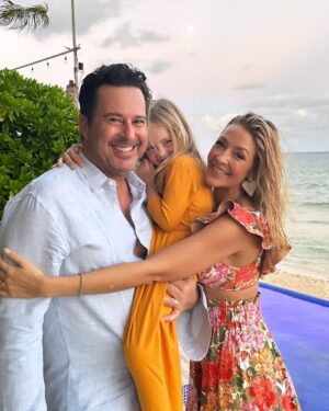 Jennifer Finnigan Instagram - Best. Family. Vacay. Ever.
Perfect mix of family time, chill time, and fun time. I honestly didn’t know you could have a vacation WITH your kid—-this is news to me!?!? Every trip we’ve taken with EJ has been so exhausting we barely make it to the finish line. We limp back to LA, sore backs, under slept, ragged. Parents of Spirited/Deeply Feeling Kids, you hear me?!! 😝🙌🏼
She’s an incredible kid, but as I’ve said here before, has ZERO CHILL. Sometimes we watch other kids EJ goes to school with, and they just sit reading a book, or play quietly by themselves. This is not our kid!!! It is level 200, alllll the time!!!!
But something about age 5, she’s feeling happy and secure, and this beach town that is all about relaxing….it’s perfect. We have spent the days swimming and napping. All the simplest moments that mean so much. Very grateful for this time.