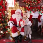 Jennifer Finnigan Instagram - Alllll the holiday fun and magic. So grateful for health and happiness going into the New Year. I’d love a nap though? Ya feel me 😝? Sending you all love and light tonight ❤️💚❤️ #merrychristmas #happyholidays #grateful Los Angeles, California