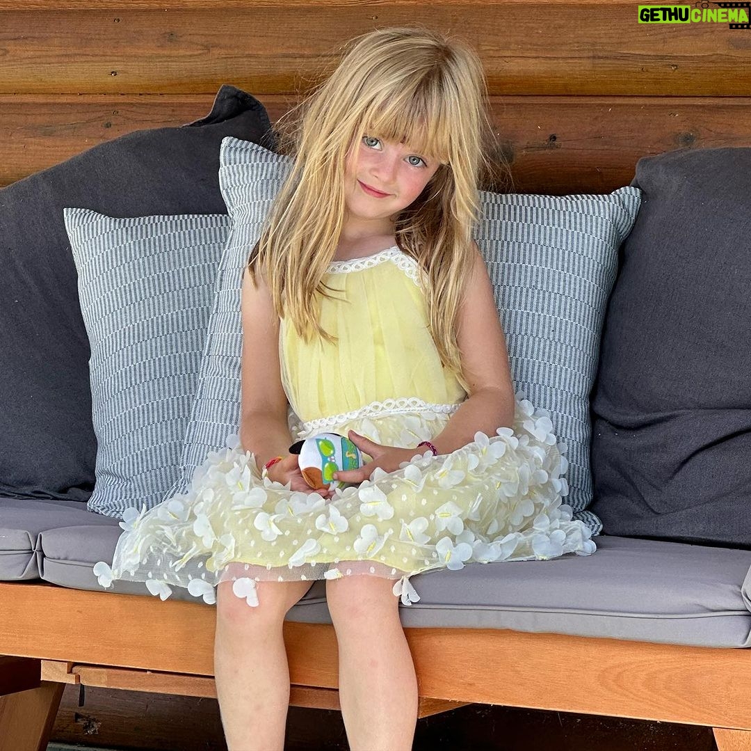 Jennifer Finnigan Instagram - Warning…this is a sappy one 😝 This kiddo. This kind, funny, goofy, silly, sensitive, big-hearted little soul. You are 6 today. And I think for the first time in this crazy journey called parenthood, I want time to stand still. Because it’s all going so fast and I know I’ll blink again and you’ll be a teenager. So for now I’ll savor every single time you take my hand, every time you look up at me with your big blue eyes so full of love, every time you crawl into our bed and snuggle up next to me, every time you run into my arms so hard you almost knock me over, and every time you giggle at one of my “mom jokes”. I love you so much it hurts. Ok, crying now. Happy Birthday big girl!!!! 🩷🩷🩷