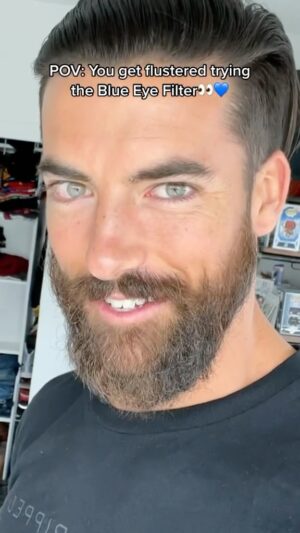 Jennings Brower Instagram - 1 Yr ago, I accidentally rizzed myself🤣💙
#onthisday #blueeyes #blindreact