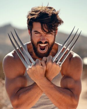Jennings Brower Instagram - Wolverine & Logan. See you soon, NYCC!🌆🍎

📷: @samussphoto #wolverine #nycc #xmen #marvel #cosplay