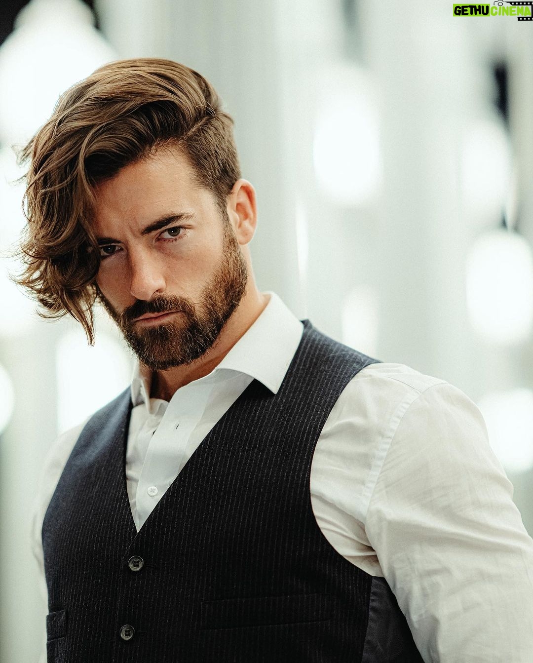 Jennings Brower - 6.1K Likes - All Of The Lights💡✨
Fun Fact: Acting has been my dream since I was a little kid, but Modeling was my first line of paid work in the Entertainment Industry.📸
Thank you @benjamin_farren and @jacob.halter for working your magic and bringing this concept to life📷🤩
#model #modeling #actor