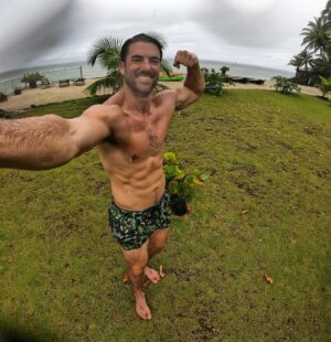 Jennings Brower Instagram - With this post, I begin my 6 am workout🏋🏻

More Christmas Travel Video and Photo Recaps to come, but honestly, one of my favorite things was the Wet Season, Warm Rain Workouts in Tahiti. Funny enough, I DO NOT like bodyweight workouts, I’ll always choose lifting, or a sport, or even a run over pushups, pull ups, and lunges, but all that changes when I can workout in the rain. I definitely have Florida summers to thank for that😂 

2024 is going to be a BIG year for new nutrition, health, and career(acting & content creating) achievements, and I’m choosing to start a day or two early😂🤘🏼

I hope everyone has had Happy Holidays, and has a safe and fun New Years Eve!❤️🎇

#fitness #health #newyear #actor #physique