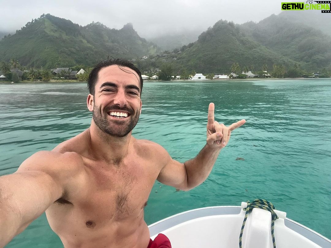Jennings Brower - 2.7K Likes - Maruuru, Moorea❤️🏝️🎄