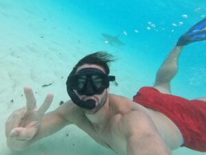 Jennings Brower Instagram - Maruuru, Moorea❤️🏝️🎄