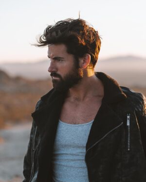Jennings Brower Instagram - “Patience isn’t my Strongest Suit.” -Wolverine❌

Who wants to make a movie?👀🎥🎬

AMAZING shots of one of my favorite superheroes, #Wolverine , by my brother @samussphoto 📸

#marvel #deadpool3 #actor #cosplay #wolverinecosplay #xmen