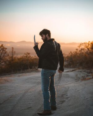 Jennings Brower Instagram - “Patience isn’t my Strongest Suit.” -Wolverine❌

Who wants to make a movie?👀🎥🎬

AMAZING shots of one of my favorite superheroes, #Wolverine , by my brother @samussphoto 📸

#marvel #deadpool3 #actor #cosplay #wolverinecosplay #xmen