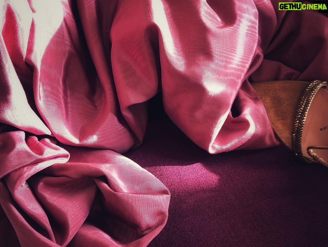 Jerrika Hinton Instagram - floofy, pink and soft last night, celebrating our @huntersonprime baby with the world 💕