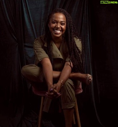 Jerrika Hinton Instagram - Gonna decorate the house today because I wanna wake up to a PORRTY 💥🎉(and continue to stay home ofc)