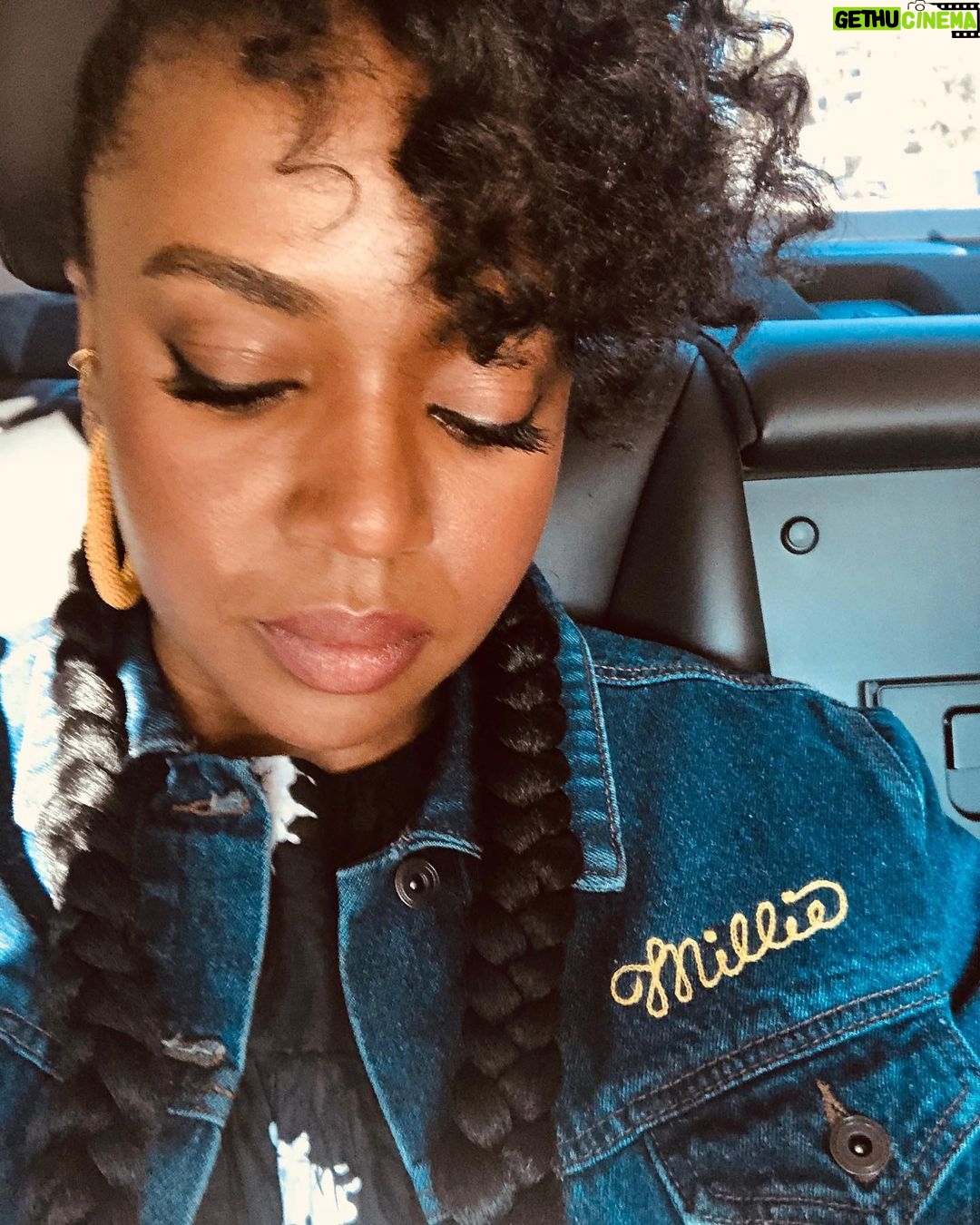 Jerrika Hinton Instagram - 💛 hoops, braids and floof for @therealdaytime #hunterstv