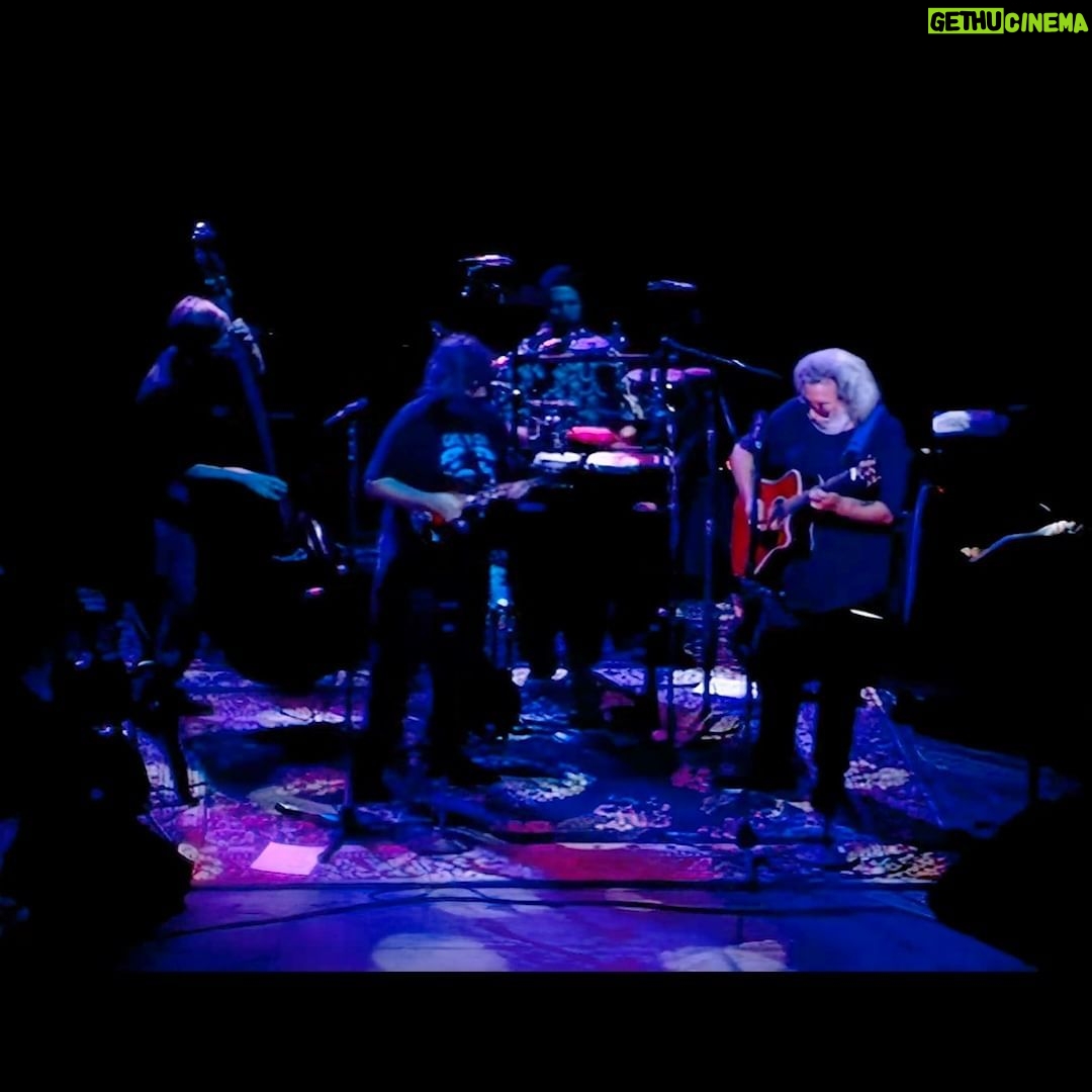 Jerry Garcia - 3.5K Likes - A “God Rest Ye Merry Gentlemen” by Jerry & @daviddawggrisman from December 7, 1991.