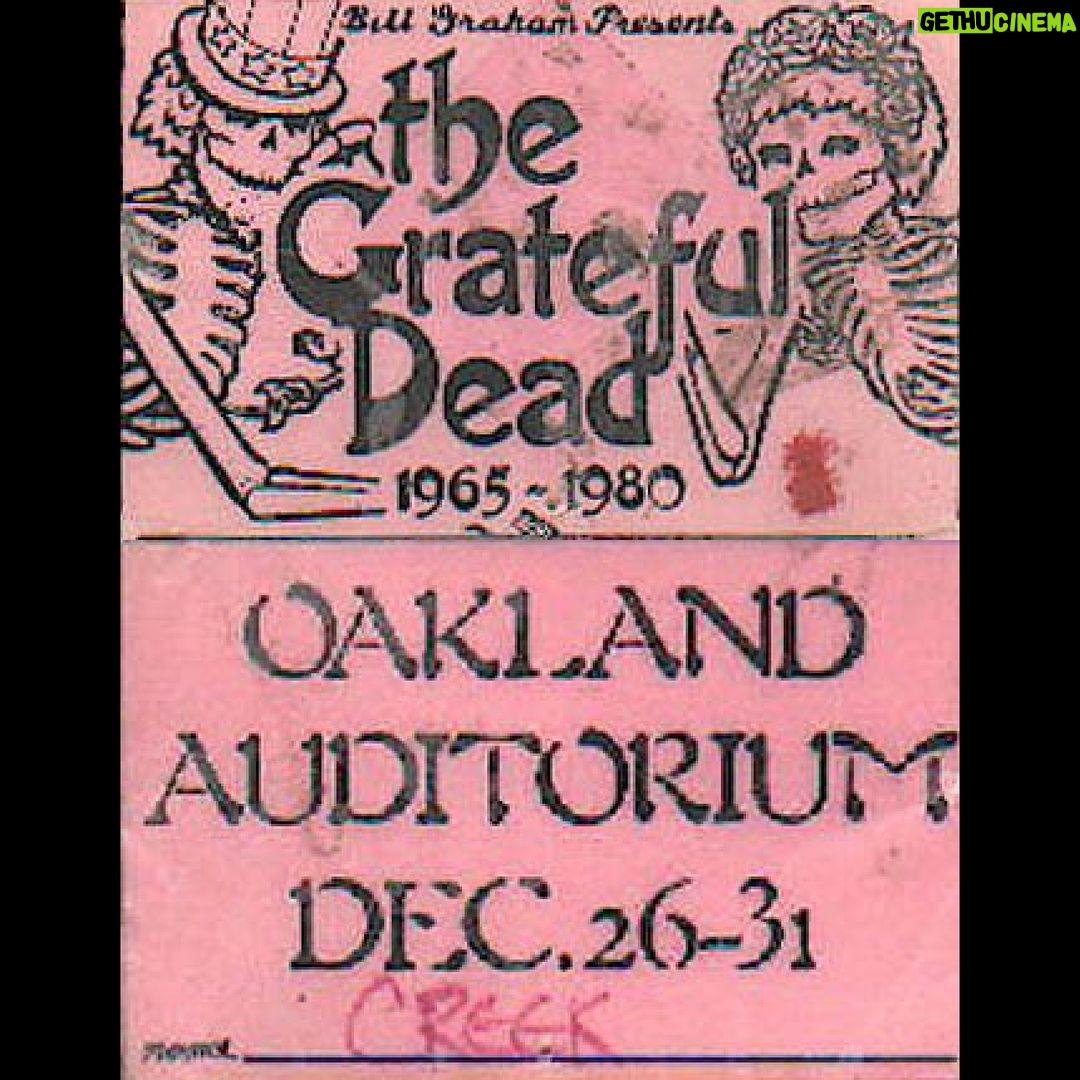 Jerry Garcia - 2.1K Likes - Did you know that for four years in a row, from ‘79 to ‘82, the Grateful Dead spent the day after Christmas playing at the Oakland Auditorium? Well, now you do. 😉
📸: @jayblakesberg (1979)