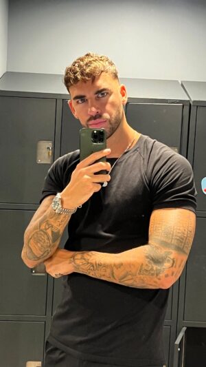 Jesús Palacios Instagram - From nothing 🪫 … To something 🔋 .

#catchmeifyoucan #workhardpaysoff #mentalhealth #mentalhealthawareness #noexcuses #mentalhealthmatters