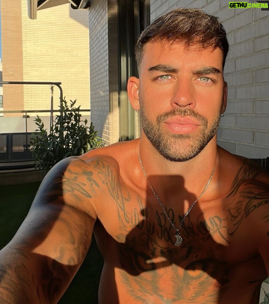 Jesús Palacios Instagram - Golden hour ✨💛 #catchmeifyoucan Marbella, Spain