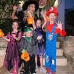 Jessica-Jane Stafford Instagram - Happy Halloween from The Staffords..!! 🎃👻💀
