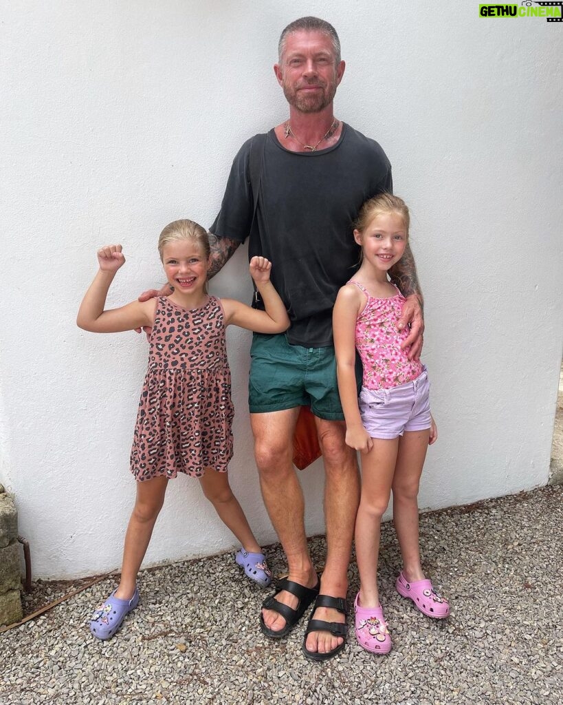 Jessica-Jane Stafford Instagram - “How do you cope with 4?” Sometimes you have to split them up! Yesterday Lee had daddy daughter(s) bonding time at the water park whilst I played in the pool at home with the boys.