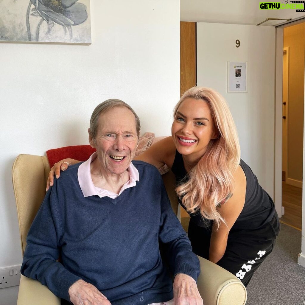 Jessica-Jane Stafford Instagram - My Grandad is 94 today. Chief Superintendent in the police and an absolute icon. Love you Pampa ❤️❤️❤️
