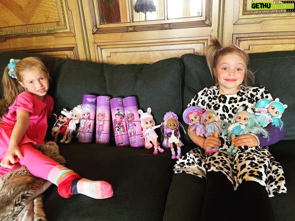 Jessica-Jane Stafford Instagram - Elvis has been brilliant sleeping in her own bed and Sugar was so brave when she broke her arm. Thank you soooo much @smythstoys @concordemedialondon for spoiling these little rockstars with their fave BFF Cry Babies #WeAreBFF @SmythsToys #gifted #SummerSorted