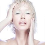 Jessica Cook Instagram - Extraterrestrial 👽 Photographer: @sayhiandy H/MUA: @samanthachapmanmua Photog assist: @waaterbirds #losangeles #beauty #model #alien #greeneyeshadow #beautymodel #blondemodel #studiogrind #studio #wethair #aliengirl #blondehair #alienmakeup #editorialmakeup #motd #motd💄 #rarebeauty #mac #hourglass #hourglasscosmetics #refybeauty #davines #caudalie Los Angeles, California