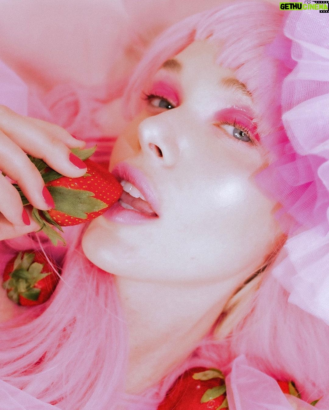 Jessica Cook Instagram - D.A.N.K. “Under the Strawberry Moon” Created by: @raquelhoque Model: @jessicamcook