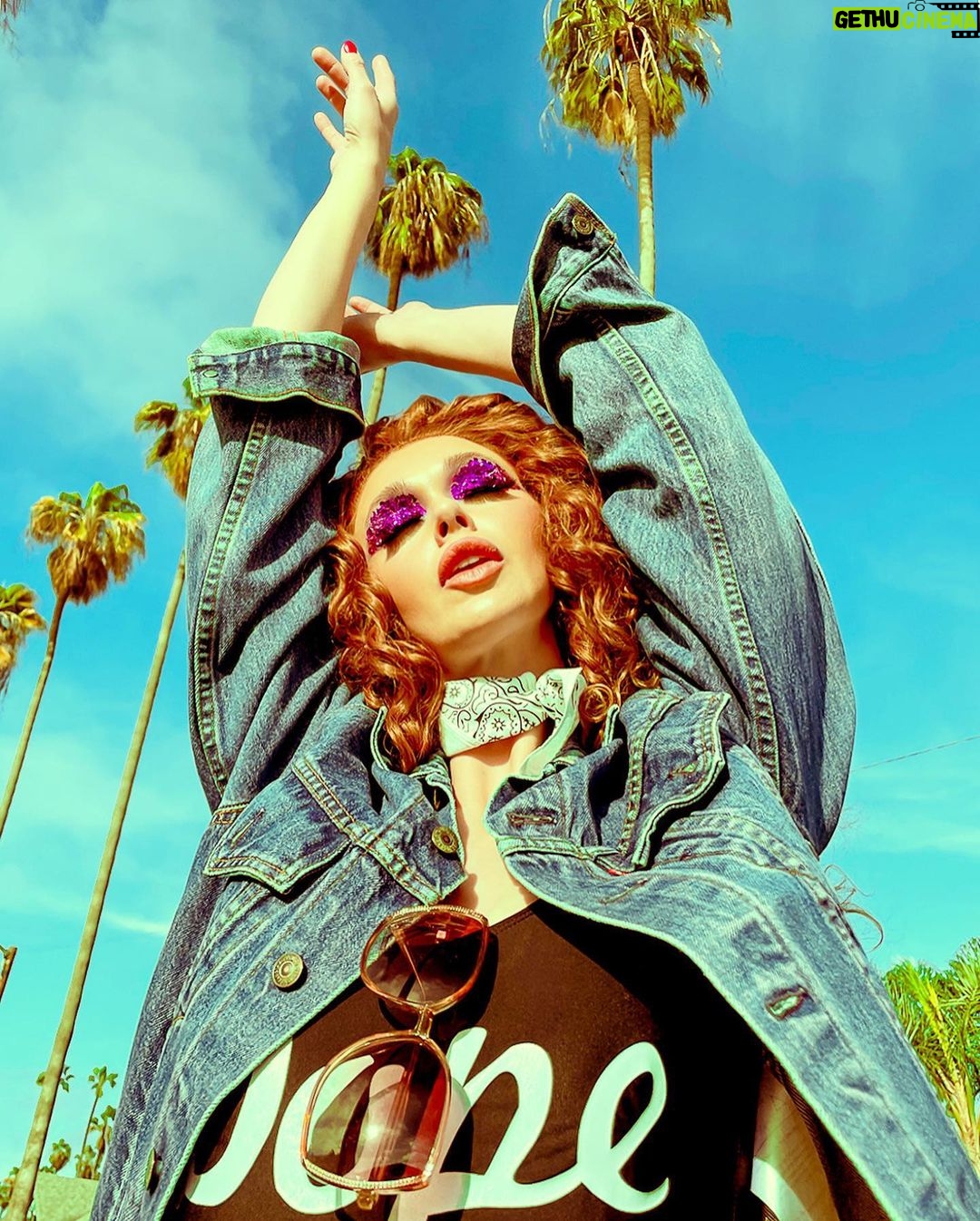 Jessica Cook Instagram - D.A.N.K. Los Angeles Summa Vibes Created by: @raquelhoque Model: @jessicamcook