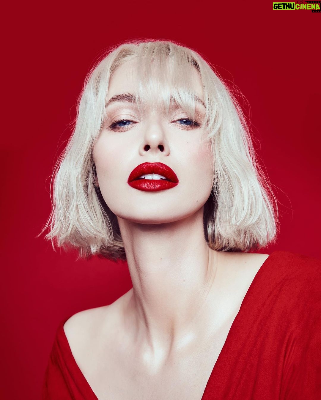 Jessica Cook Instagram - Code red Photographer: @sayhiandy H/MUA: @samanthachapmanmua Photog assist: @waaterbirds #red #redlips #redlipstick #model #beautymodel #motd #losangeles #shoot #photoshoot Los Angeles, California