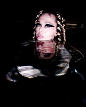 Jessica Cook Instagram - D.A.N.K
“Alien Water”
Created by: @raquelhoque
Model: @jessicamcook
Assist: @go_for_neens @dankmagazinecollective