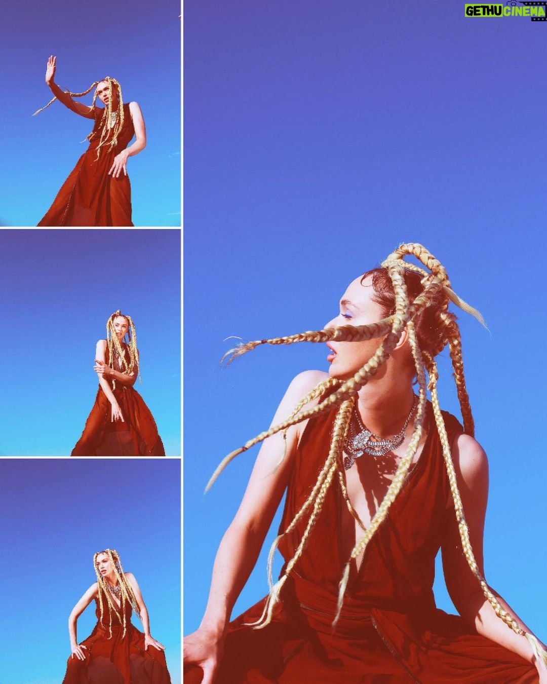 Jessica Cook Instagram - D.A.N.K “Earth, Wind & Fire” Created by: @raquelhoque Model: @jessicamcook Assist: @go_for_neens @dankmagazinecollective Los Angeles, California