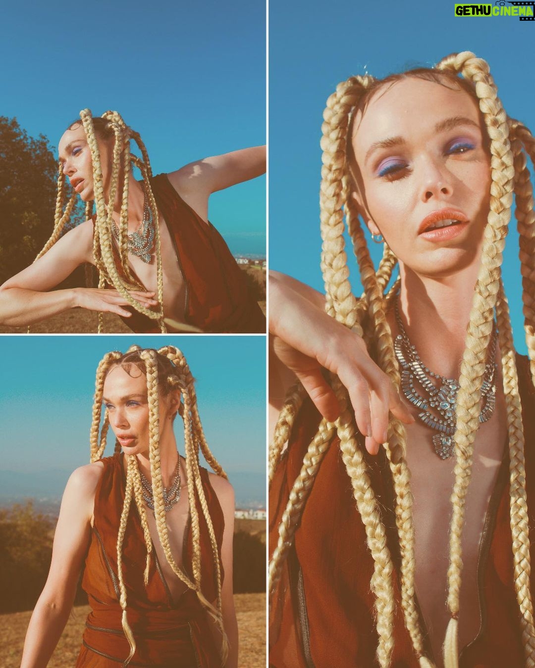 Jessica Cook Instagram - D.A.N.K “Earth, Wind & Fire” Created by: @raquelhoque Model: @jessicamcook Assist: @go_for_neens @dankmagazinecollective Los Angeles, California