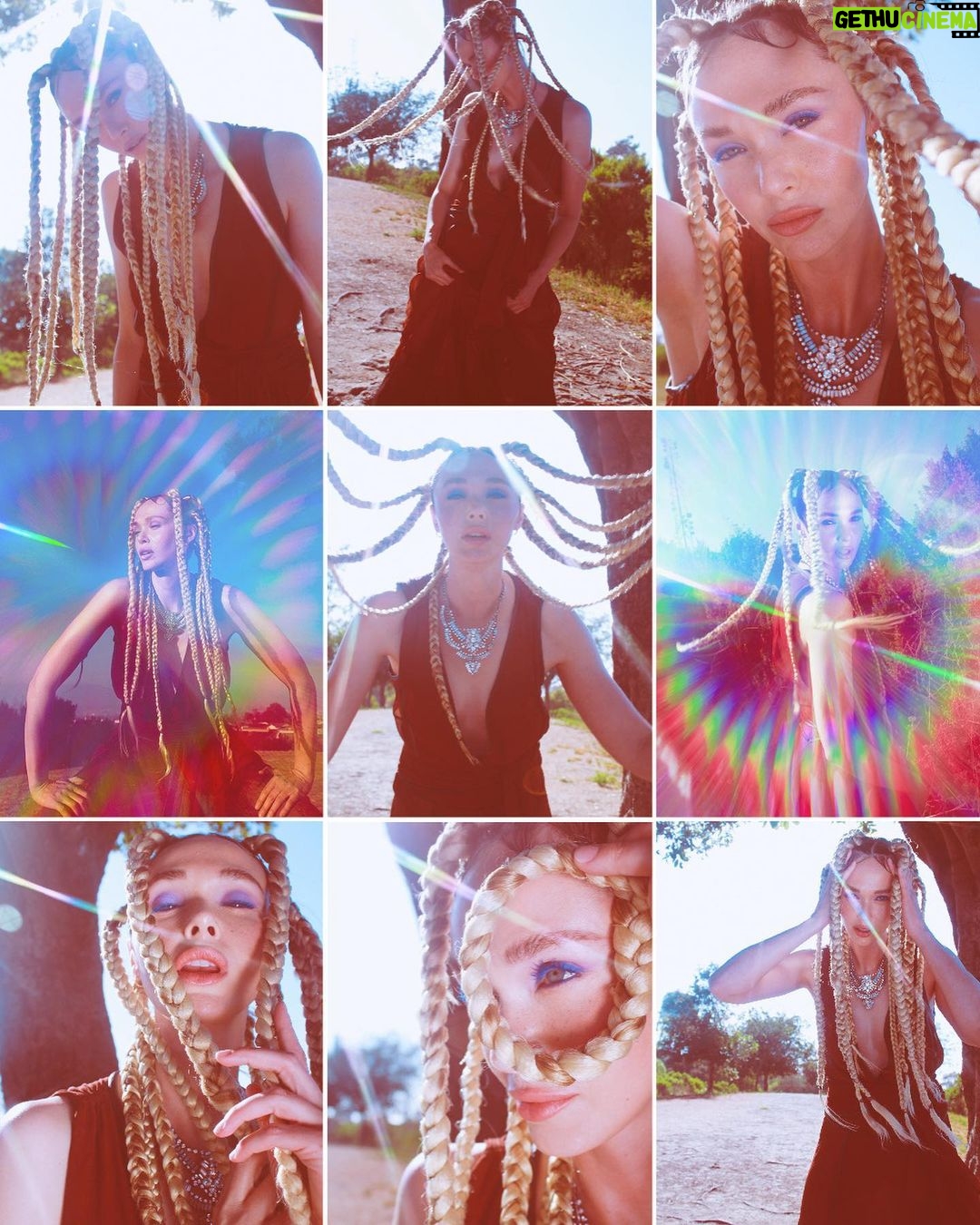 Jessica Cook Instagram - D.A.N.K “Earth, Wind & Fire” Created by: @raquelhoque Model: @jessicamcook Assist: @go_for_neens @dankmagazinecollective Los Angeles, California
