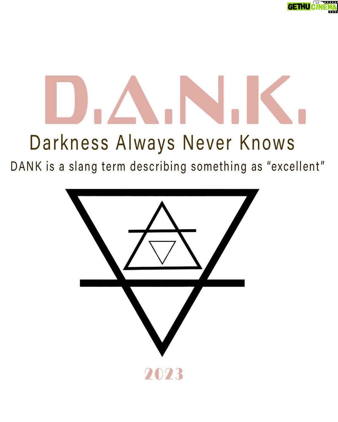 Jessica Cook Instagram - D.A.N.K “Earth, Wind & Fire” Created by: @raquelhoque Model: @jessicamcook Assist: @go_for_neens @dankmagazinecollective Los Angeles, California
