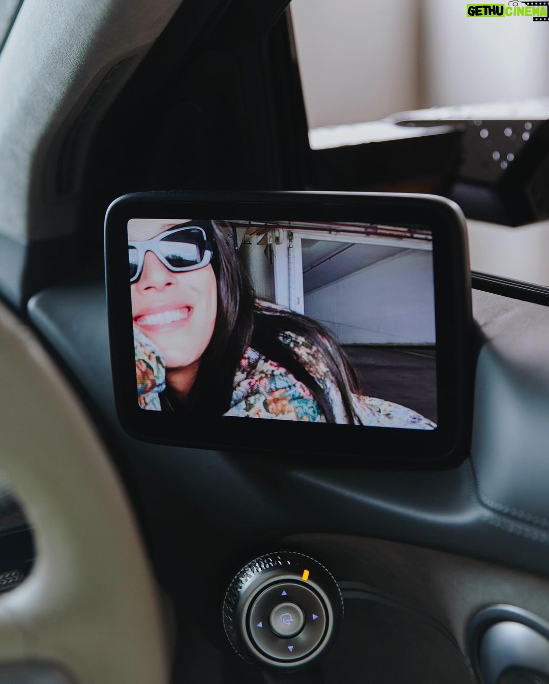 Jessica Gomes Instagram - smile for the camera @genesis_australia one of the most luxuriest stylish smooth cars ive ever driven best selfie cam in the business #mygenesis
