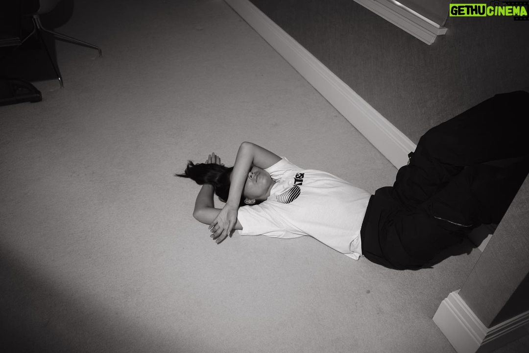 Jessica Gomes Instagram - 917 og at@t for lyfe nyc Qantas International First Class Lounge