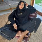 Jessica Gomes Instagram - Big Love to @homie.com.au in Melbourne. Loving these hoodies that make a real difference. #hoodies4homelessness 1 in 4 people experiencing homelessness in Australia are between 12-24. Help HoMie break the cycle by grabbing one of their hoodies and wearing it on Youth Homelessness Matters Day April 19. 🫶