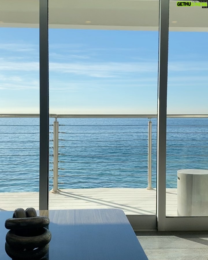 Jessica Gomes Instagram - magical views & sounds xxx Malibu, California