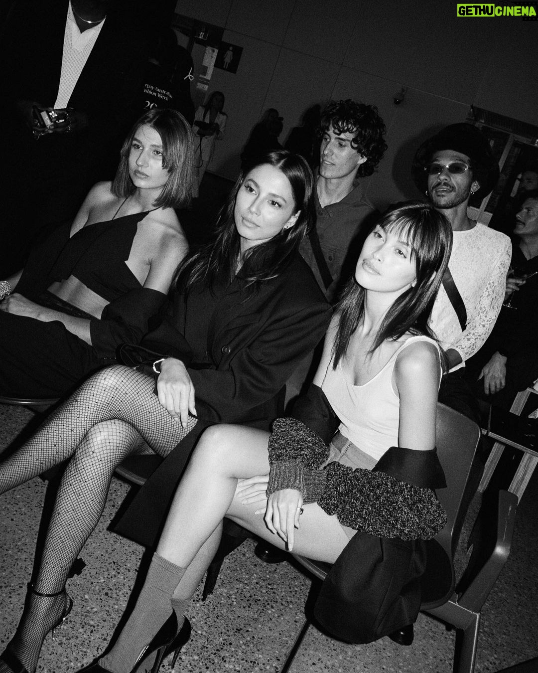 Jessica Gomes Instagram - love seeing you bbys 🩶🩶🩶
