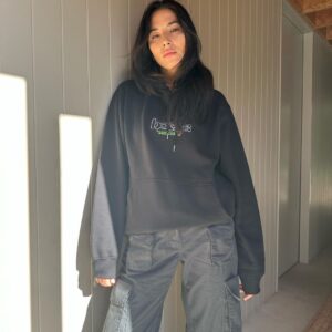 Jessica Gomes Instagram - Big Love to @homie.com.au in Melbourne. Loving these hoodies that make a real difference.
#hoodies4homelessness
1 in 4 people experiencing homelessness in Australia are between 12-24. Help HoMie break the cycle by grabbing one of their hoodies and wearing it on Youth Homelessness Matters Day April 19.
🫶