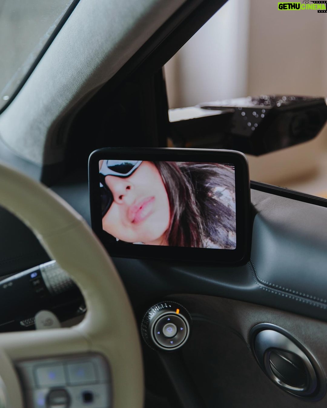 Jessica Gomes Instagram - smile for the camera @genesis_australia one of the most luxuriest stylish smooth cars ive ever driven best selfie cam in the business #mygenesis