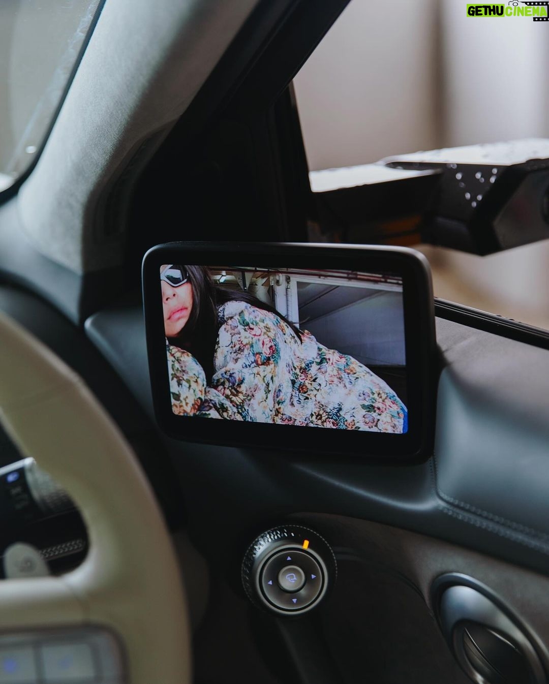 Jessica Gomes Instagram - smile for the camera @genesis_australia one of the most luxuriest stylish smooth cars ive ever driven best selfie cam in the business #mygenesis