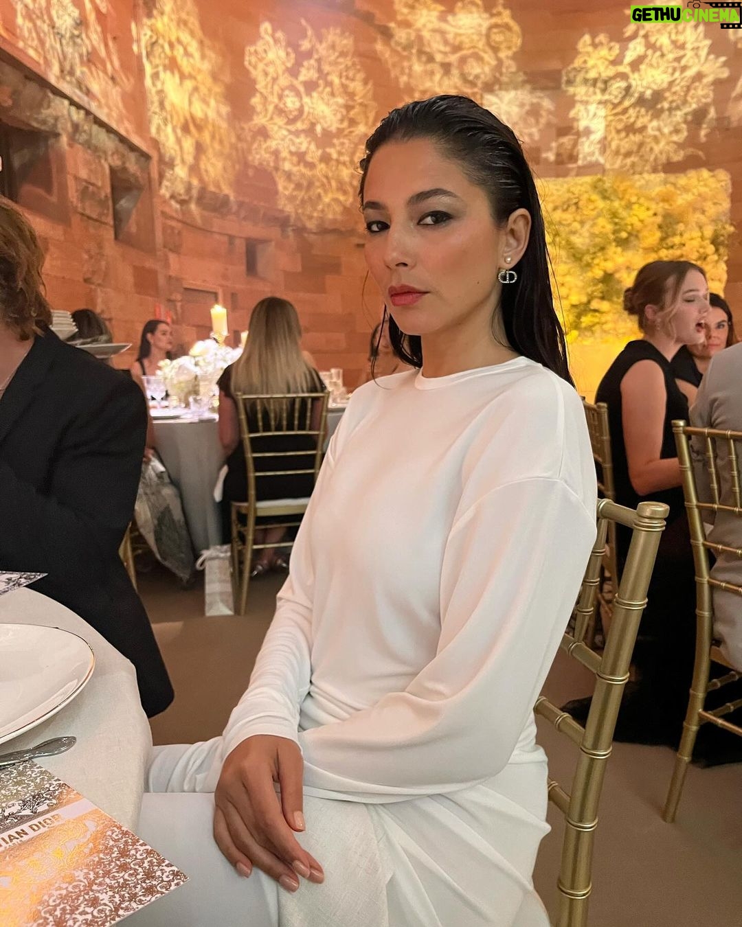 Jessica Gomes Instagram - 🤍🕊️ @diorbeauty @dior 🕊️🤍 National Art School