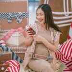 Jessica Mila Instagram - Indulge in the enchanting return of my festive favorite, the Ginger Biscuit and the spellbinding scents inspired by Gingerbread Land. Now available @jomalonelondon limited-edition cologne and Home Candle. Discover the magic of the season with this exquisite Holiday Collection 🤍 Elevate your gift-giving with sophistication! #SeasonOfScent #JoMaloneLondonID