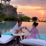 Jessica Mila Instagram - Babymoon throwback, reminiscing on those happy moments! Lucky for all of us, @traveloka.id comes with unbeatable promos & new features! - Enjoy peace of mind with "Free Cancellation Hotels" - Book stress-free with "Flexible Payment Hotels" - Get incredible deals on hotels and coupon discount up to Rp 500,000! Make your holiday memorable without breaking the bank 🤍 #DontWorryNoRugi