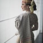 Jessica Mila Instagram - Embracing tradition with a touch of elegance @veraanggraini_kebaya 🤍 #KUPunyaMILA