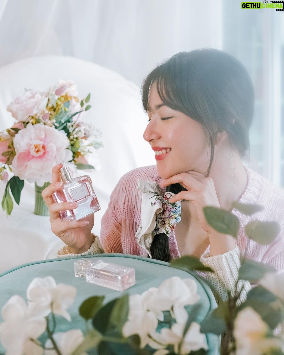 Jessica Mila Instagram - The Miss Dior fragrances take you on stunning olfactory strolls through oceans of multicolored petals and fragrant floral bouquets @diorbeauty 🌸 #MISSDIOR #LOVEISABOUQUET