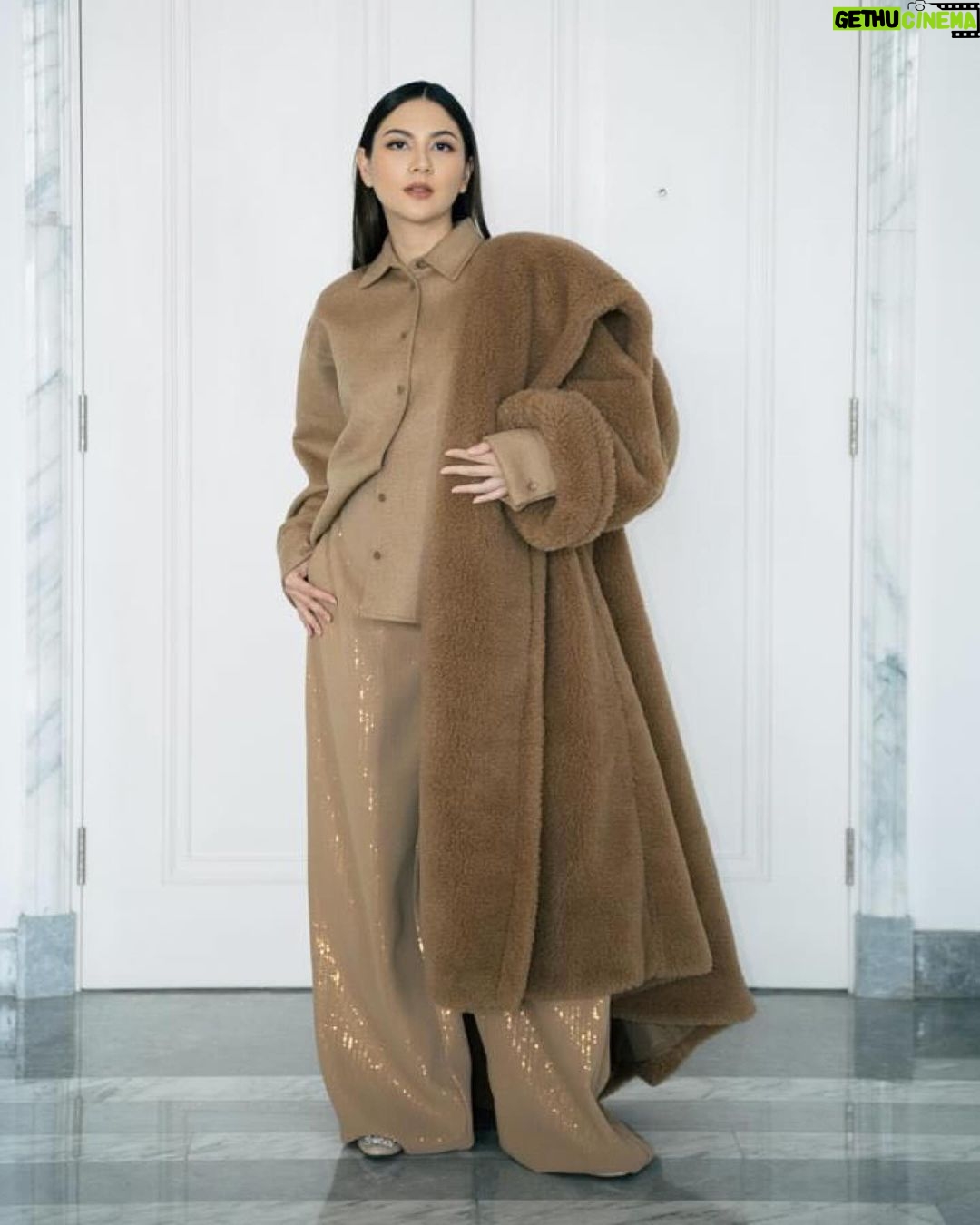 Jessica Mila Instagram - Wrapped in Teddy perfection at Max Mara's Plaza Indonesia event—celebrating ten years of style and grace 🧸✨