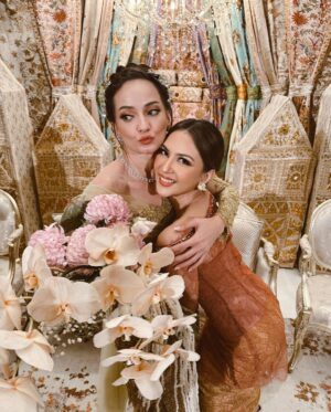 Jessica Mila Instagram - Happy wedding @enzystoria & @molenkasetra , wishing you a lifetime of wedded bliss. Truly happy for you both!

Dear ayang, even though our circumstances have changed and we have embarked on the journey of becoming someone's wife, our unbreakable bond as best friends will never gonna change 🤍
